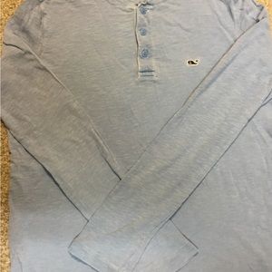Vineyard vine light blue henley large